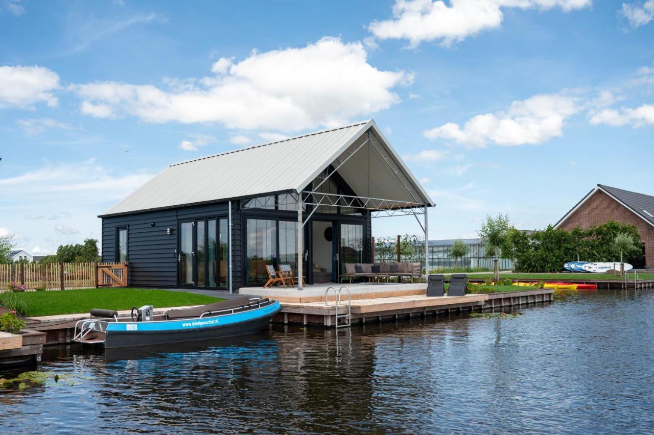 4 To 6 Persons Waterfront *