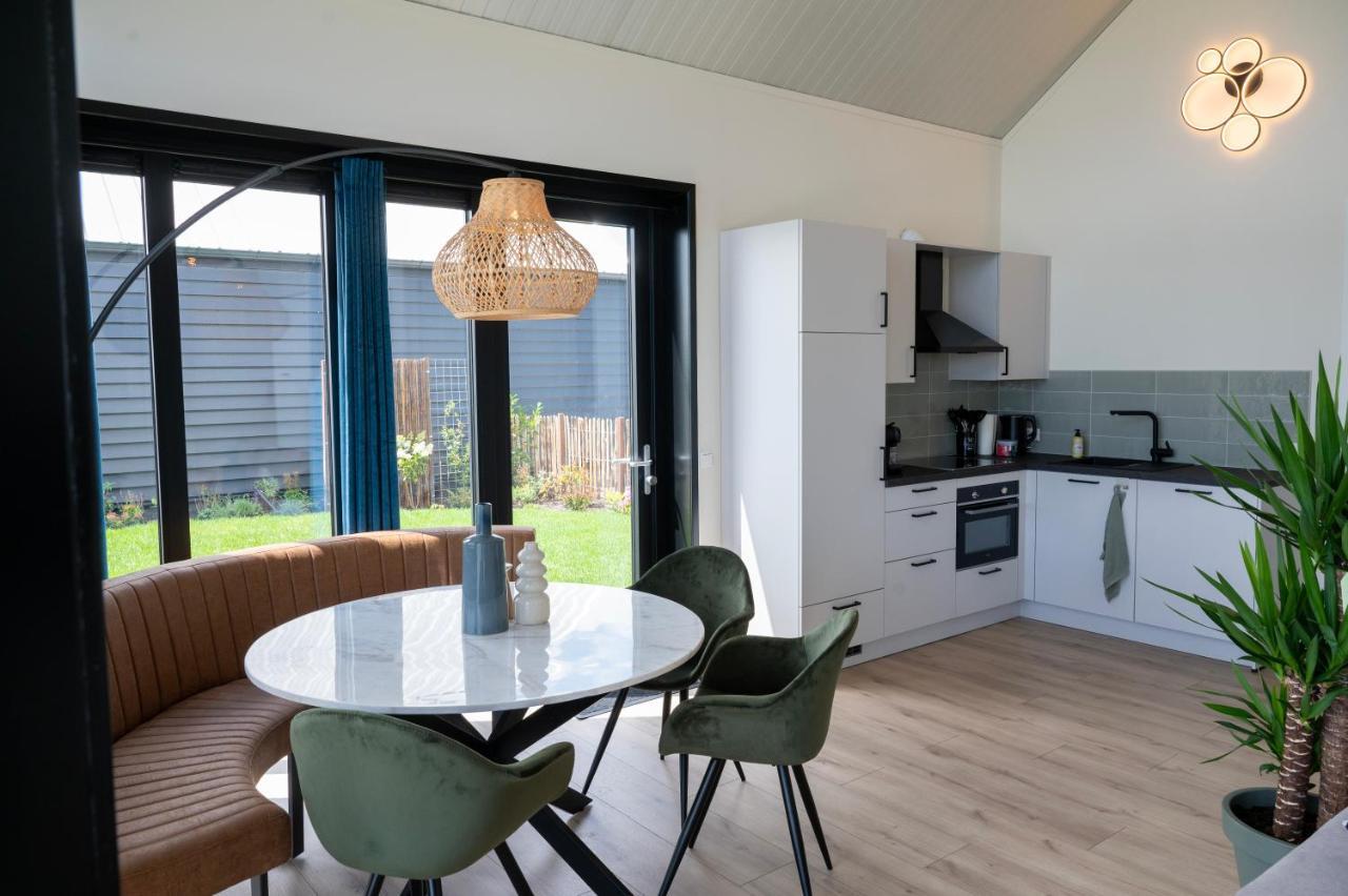 4 To 6 Persons Waterfront * Roelofarendsveen